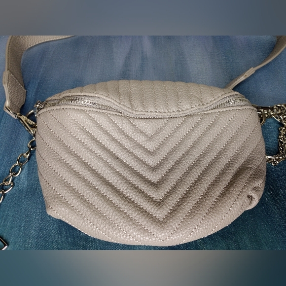 Steve Madden EUC Handbag Waist Bag Fanny Pack Pre Owned - Picture 2 of 10